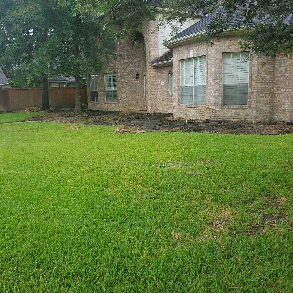 The Top Rated Landscape Company in Magnolia, TX - Juarez Landscape Service (17)